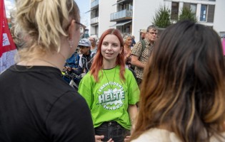 Katja har sat strøm til studenterhuen